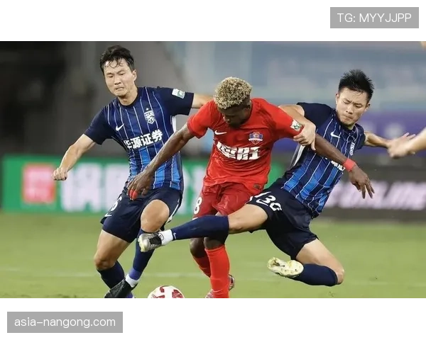 武汉三镇1胜4负积-2分排名第14，深陷保级区边缘